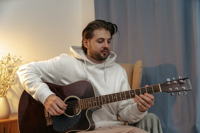 První kytara pro dospělého